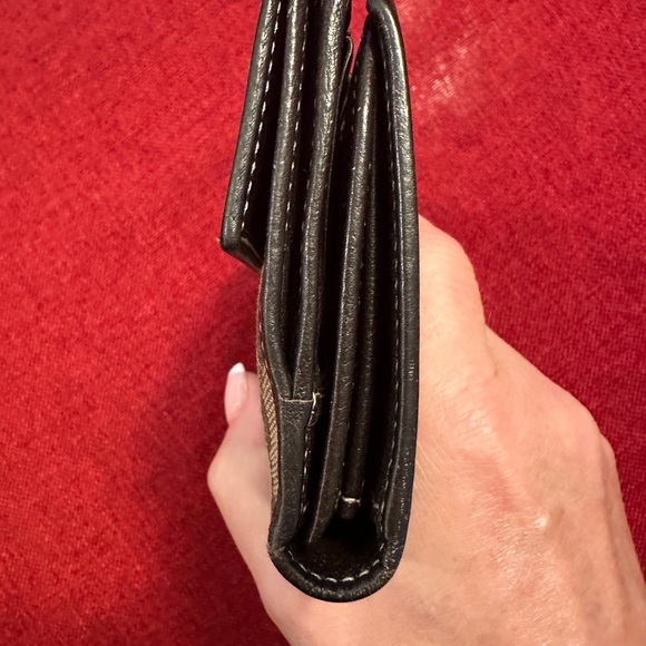 Gucci long wallet. - Picture 9 of 9